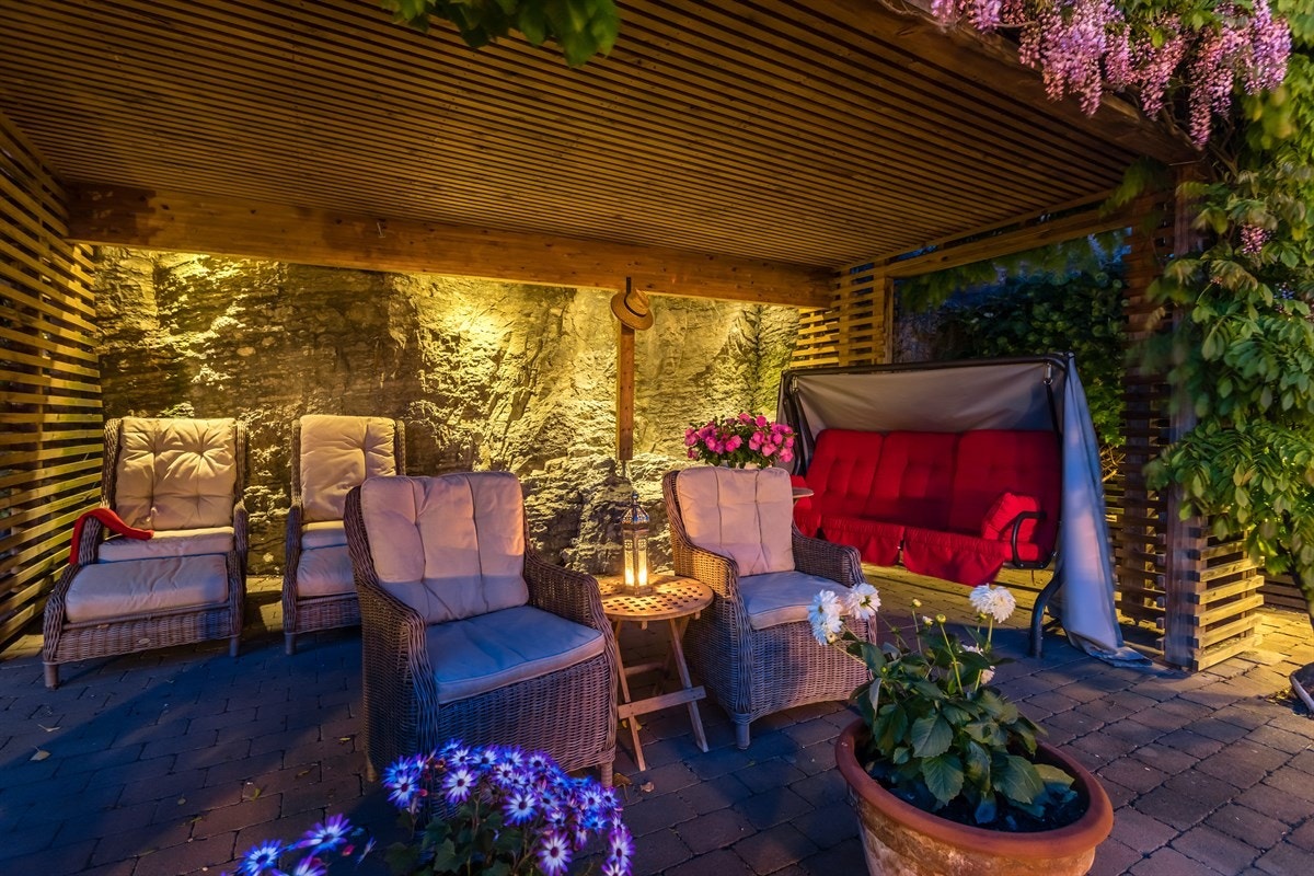 Det er pen belysning i hele uteområdet. Galleribilde