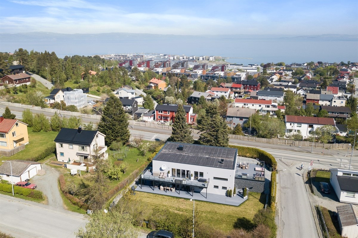 PROAKTIV Eiendomsmegling - Jakobsli er et spesielt populært sted for barnefamilier da området er ansett som familievennlig med flotte omgivelser og korte gangavstander til skoler og aktivitetstilbud. Galleribilde