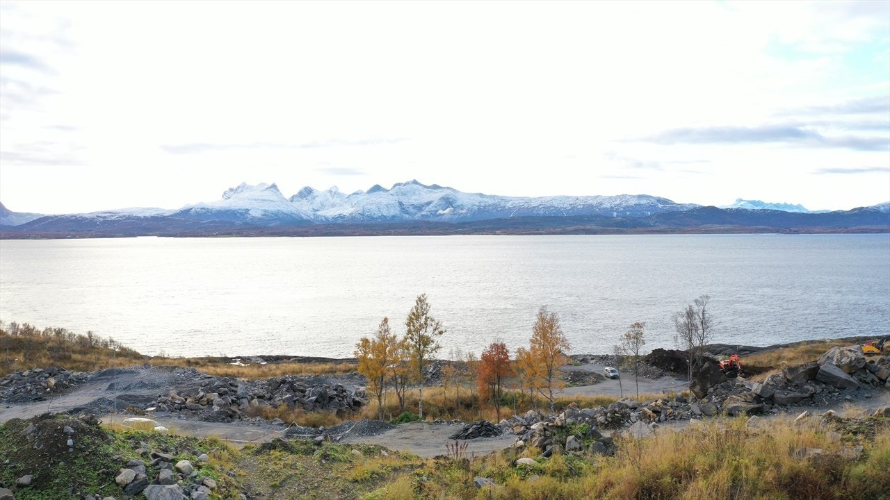 Utsikt mot Børrvasstindene og Saltenfjorden. Galleribilde