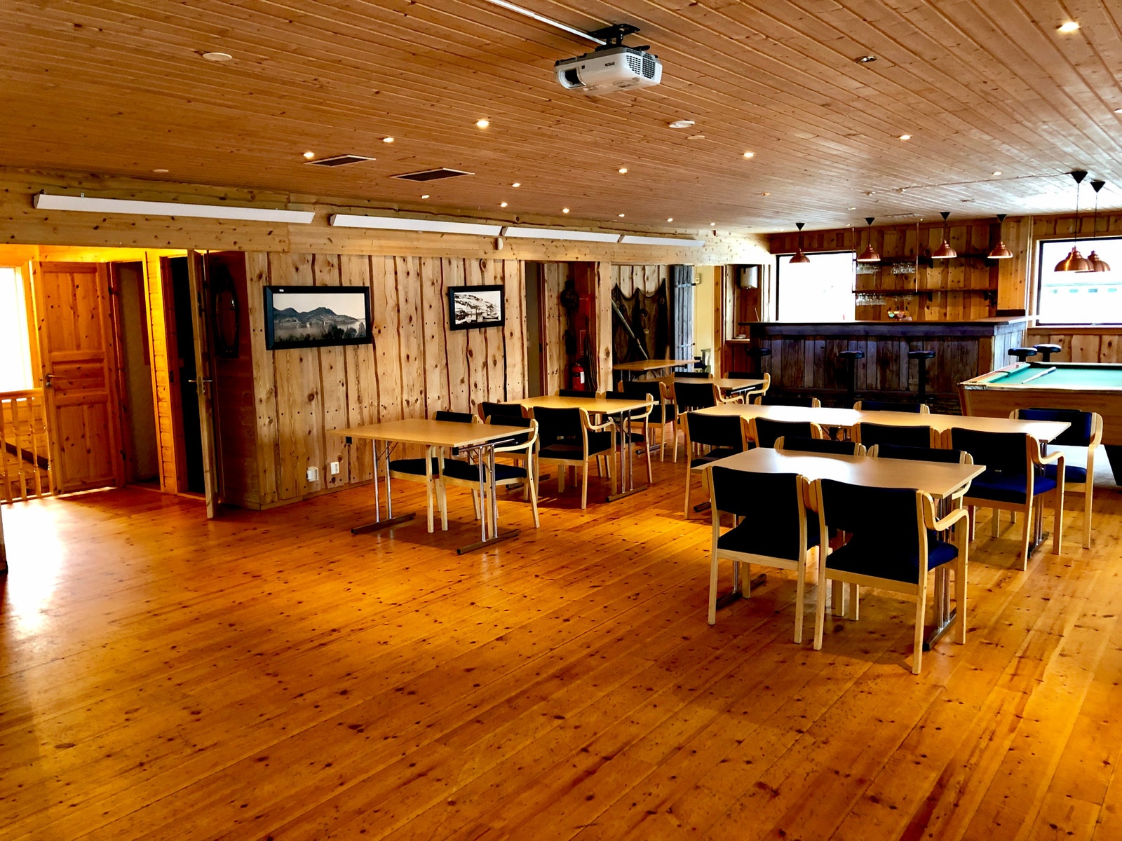 Møterom/bar 2 etg Galleribilde