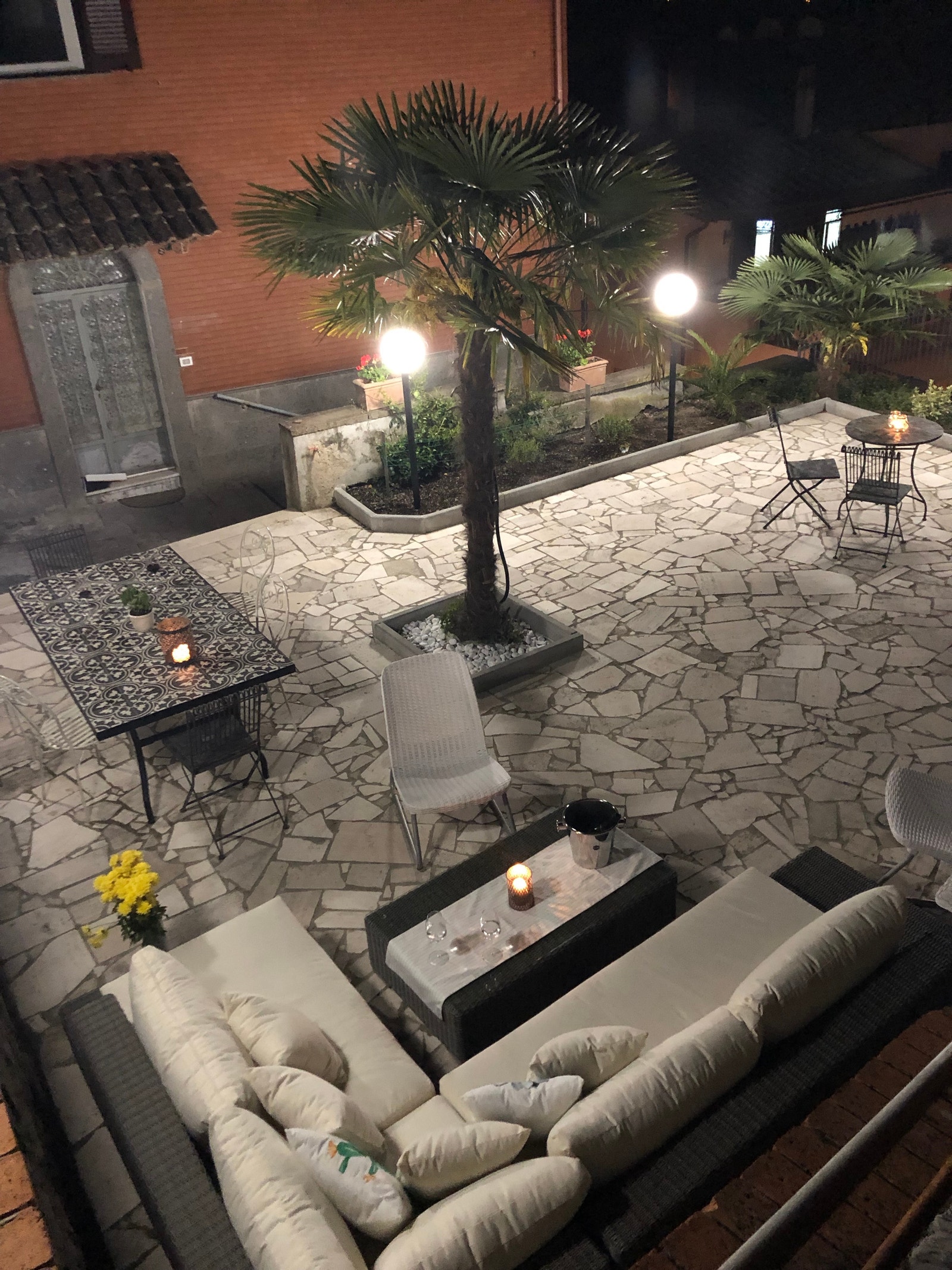 Uteområdet Galleribilde