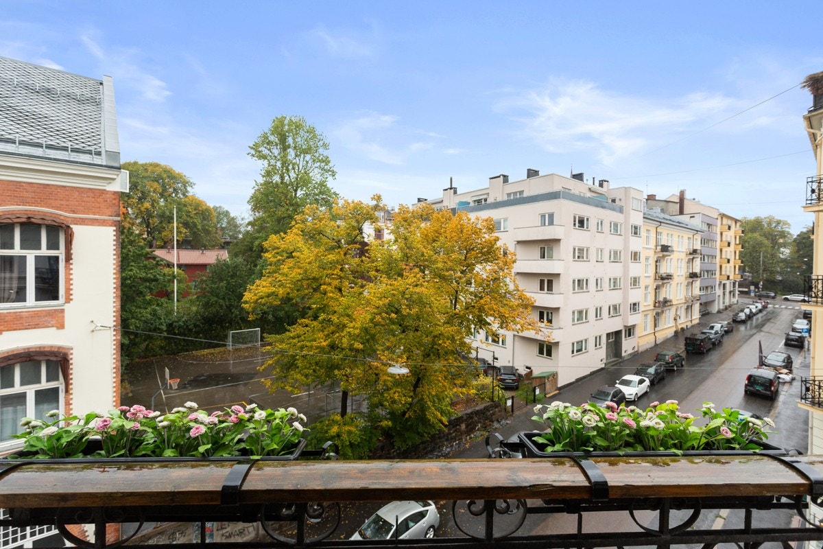 Balkong ut fra hjørnestue Galleribilde