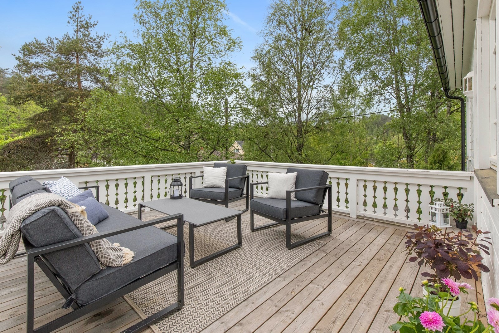 Terrasse. Galleribilde