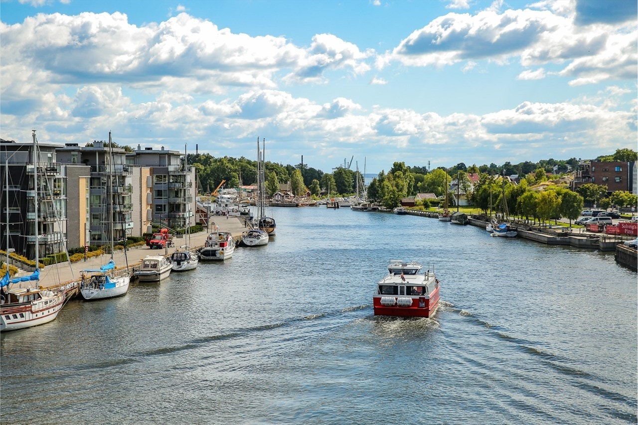 Bilde er tatt fra Kråkerøybroa - 100 meter fra leiligheten. Galleribilde
