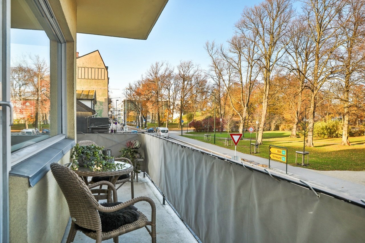 Utsikt til Kirkeparken, Lykkebergparken, kinoen og gågata Galleribilde