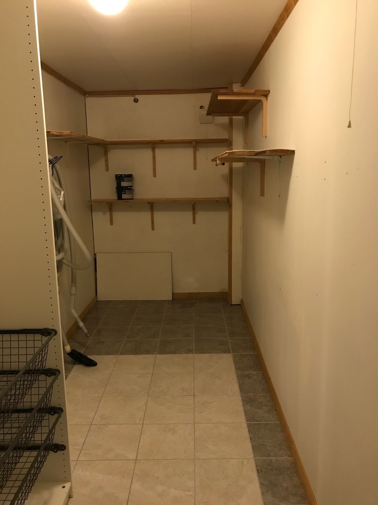 Romslig bod Galleribilde