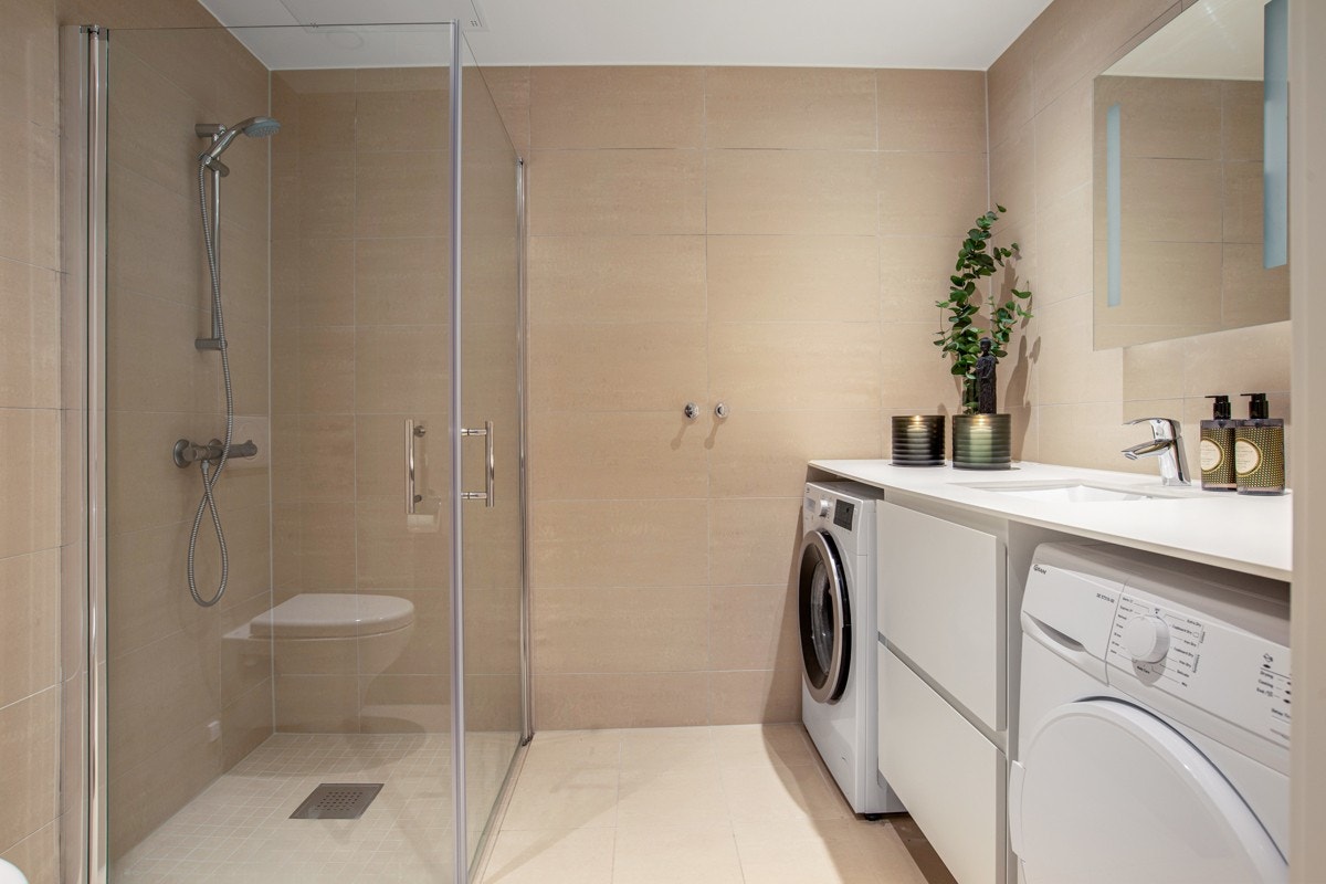 Badet er delikat innredet, samt utstyrt med behagelig gulvvarme. Galleribilde