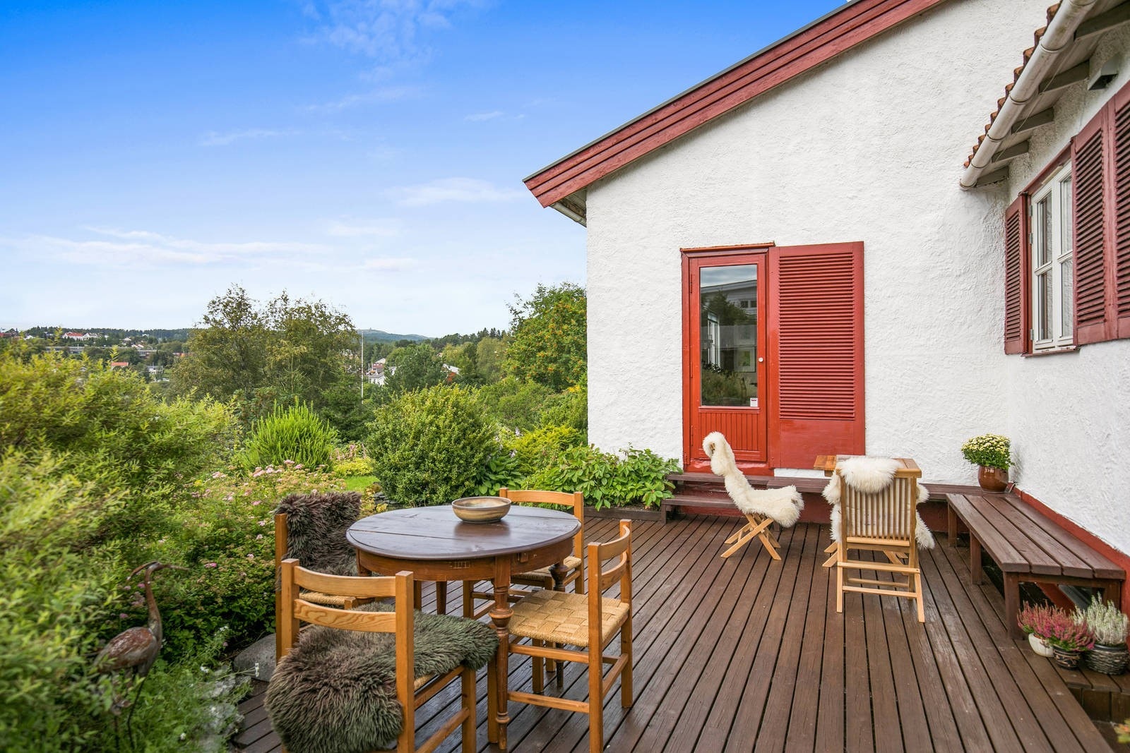 Utgang til terrasse fra stua. Galleribilde