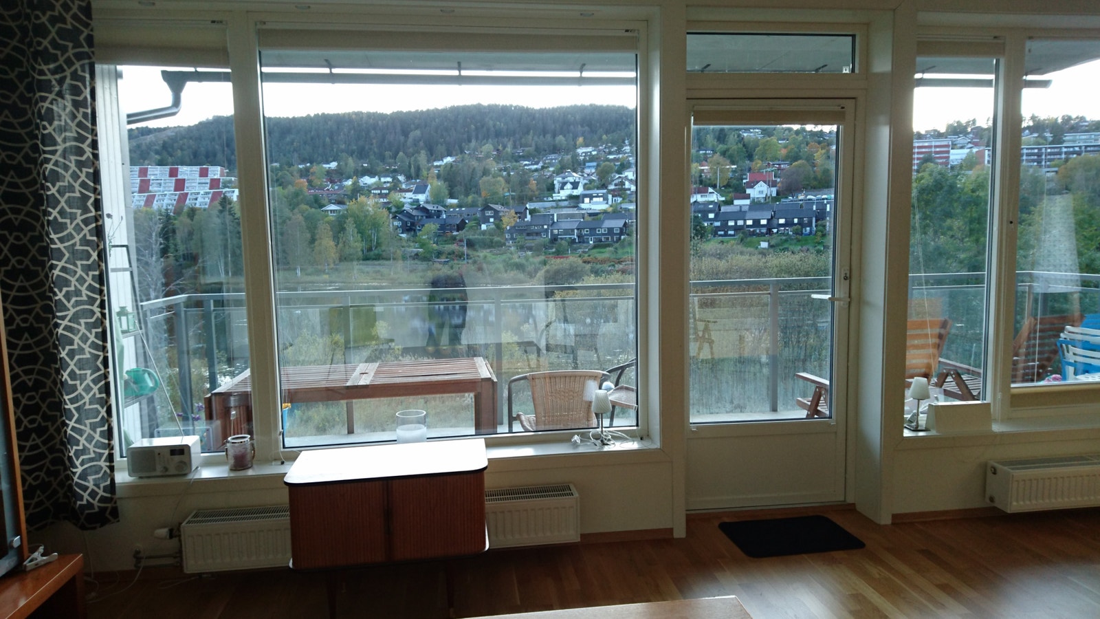 Bondivann sett fra sofaen Galleribilde