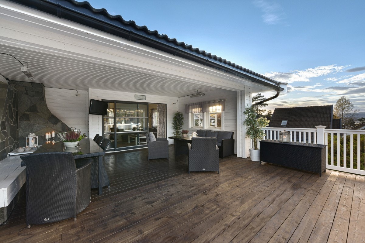 Både stue og tv-stue har utgang til terrasse. Galleribilde