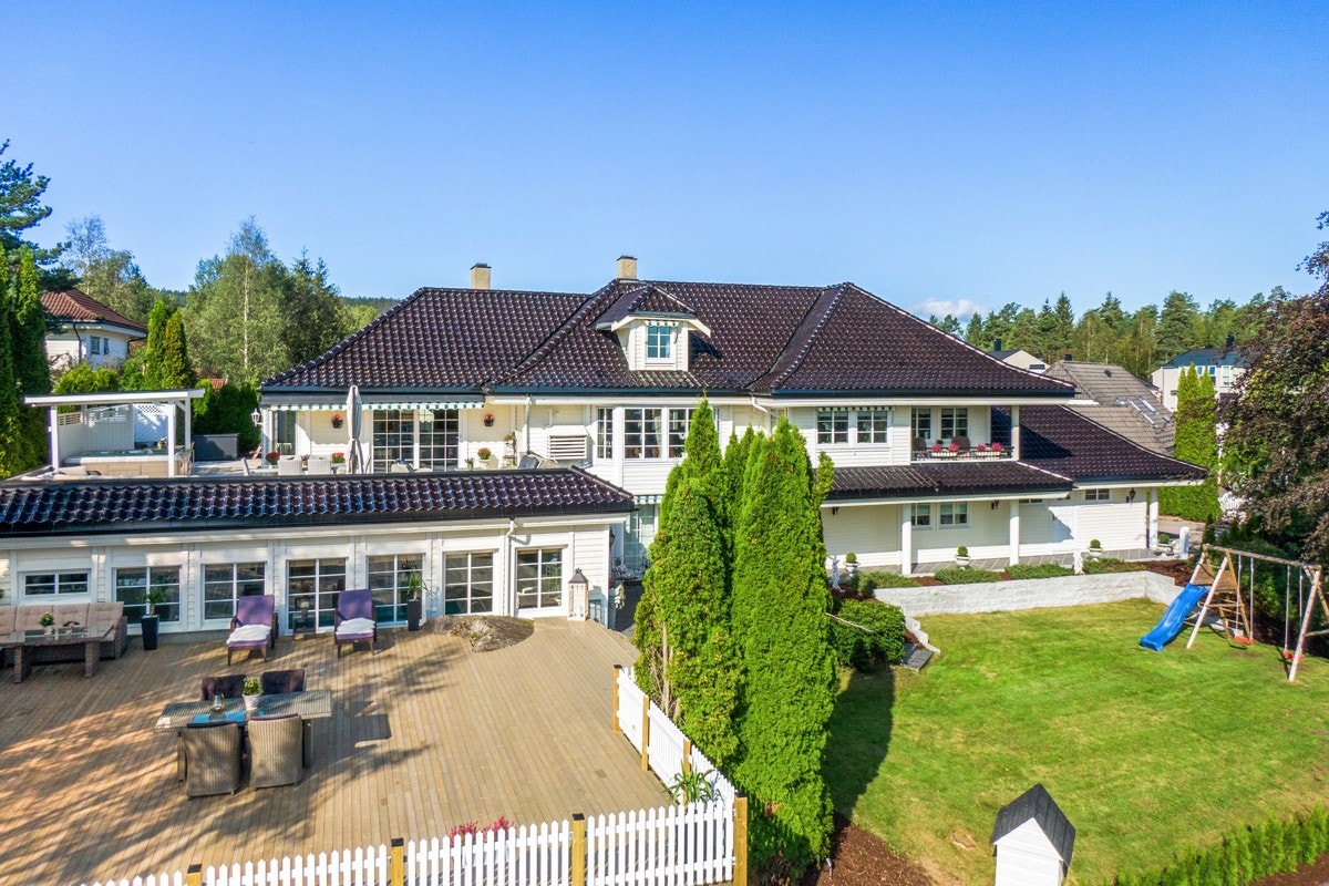 Velkommen til Sønnaveien 25 - Kontakt Carl Sveistrup på 980 45 319 dersom privat visning ønskes. Galleribilde