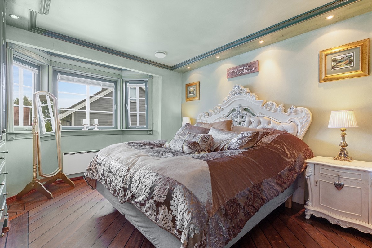 Hovedsoverommet ligger i tilknytning til eget bad. Galleribilde