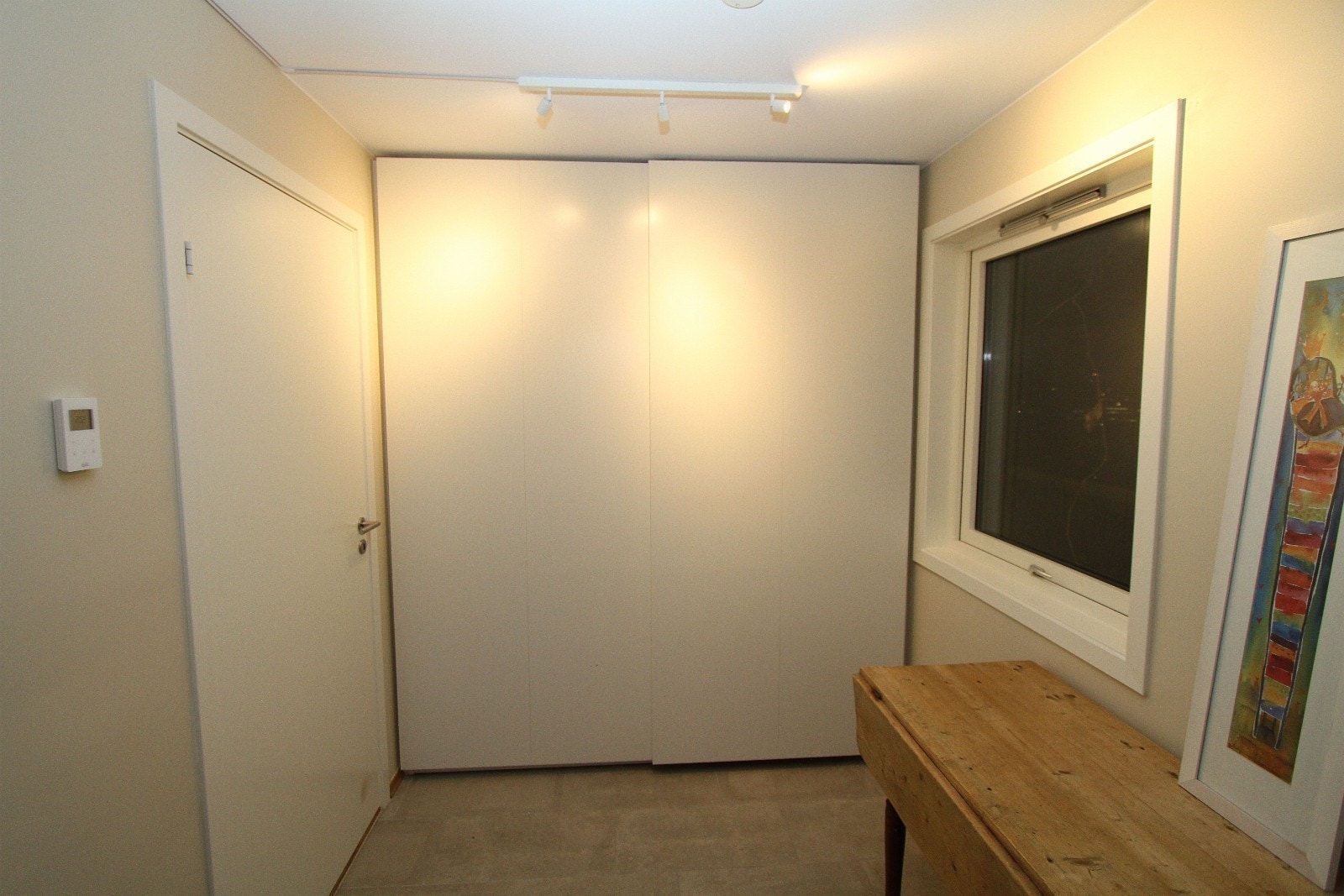 Rikelig med skapplass på soverom Galleribilde