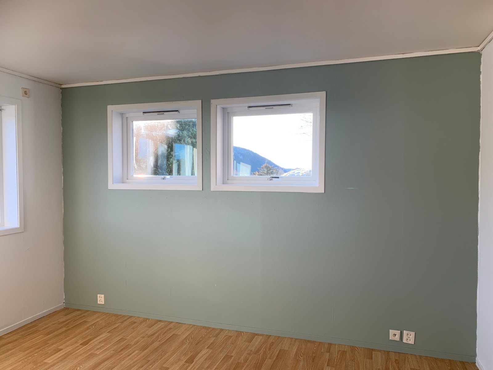 Vinduer som byttes til våren. Galleribilde