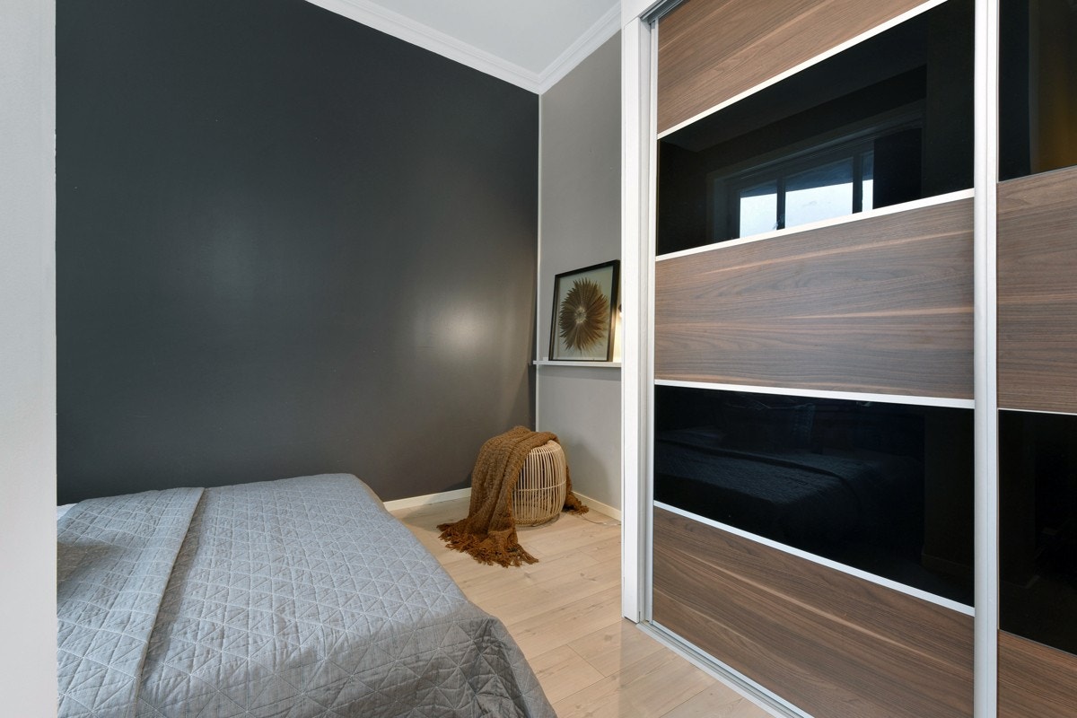 Skyvedørsgarderobe. Galleribilde