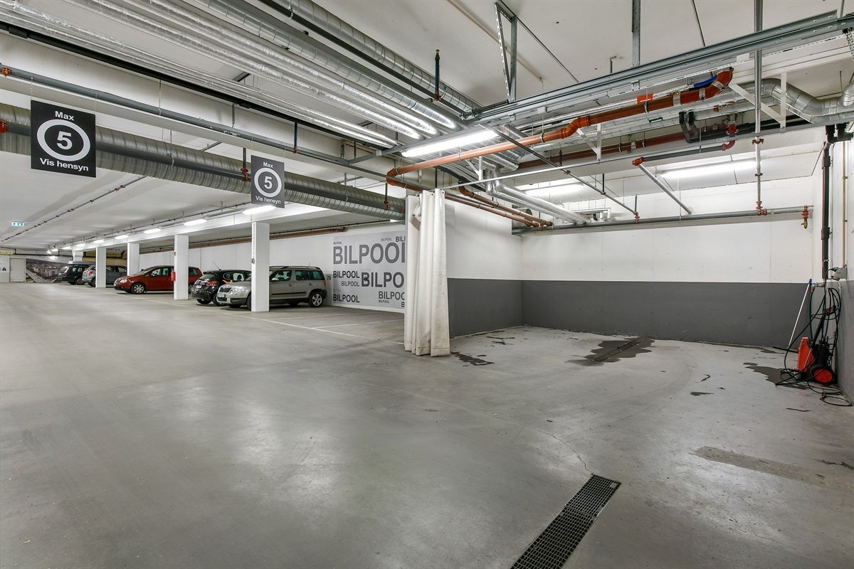 I garasjeanlegget er det også avsatt plasser for gjesteparkering. Øvrig parkering etter områdets gjeldende bestemmelser. Galleribilde