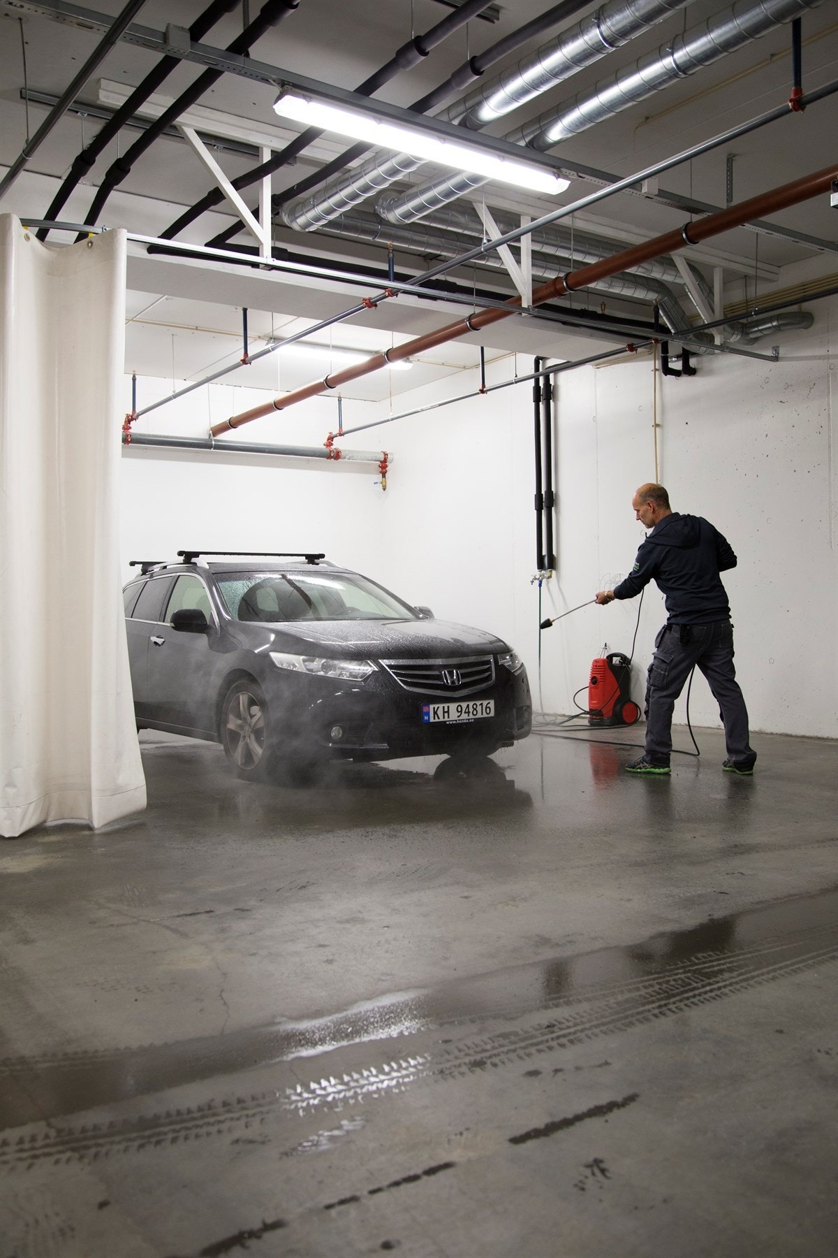 Plass til egen bilpleie/vask. Galleribilde