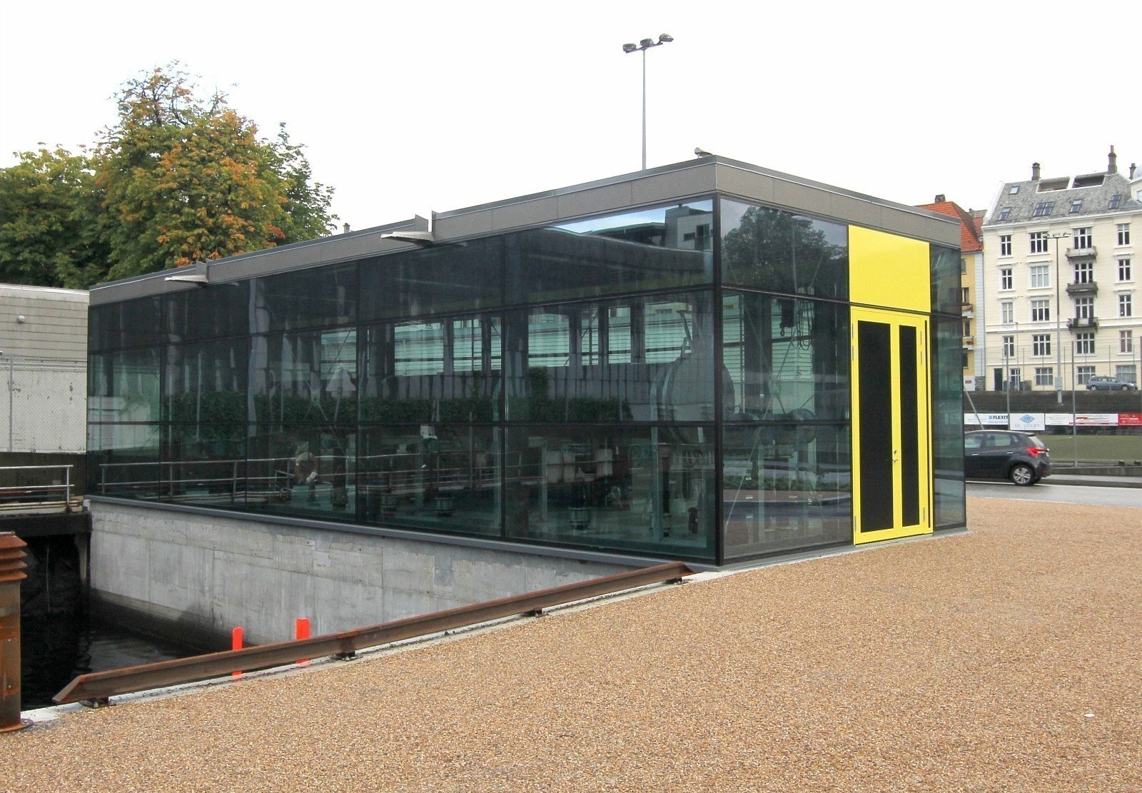 Vi har egen energisentral som forsyner våre bygg på Marineholmen med kjøling fra sjøvann Galleribilde