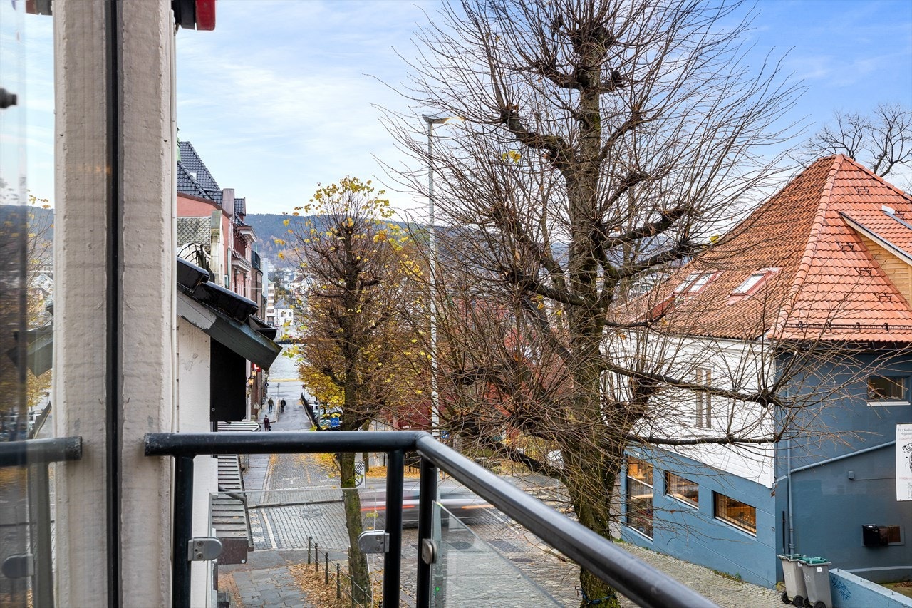 2.etg.: Utgang til mindre balkong Galleribilde