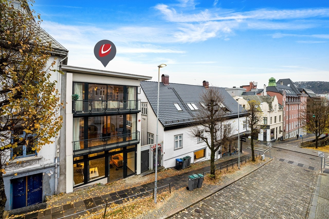 Velkommen til Nikolaikirkeallmenningen 1G Galleribilde