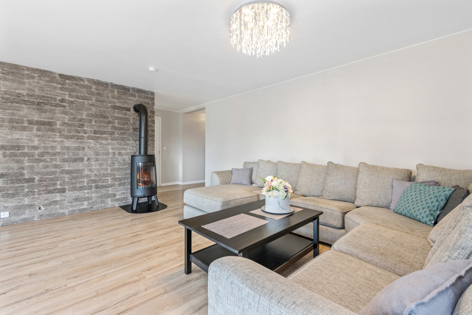 Oppvarming med varmepumpe og vedfyring. Galleribilde