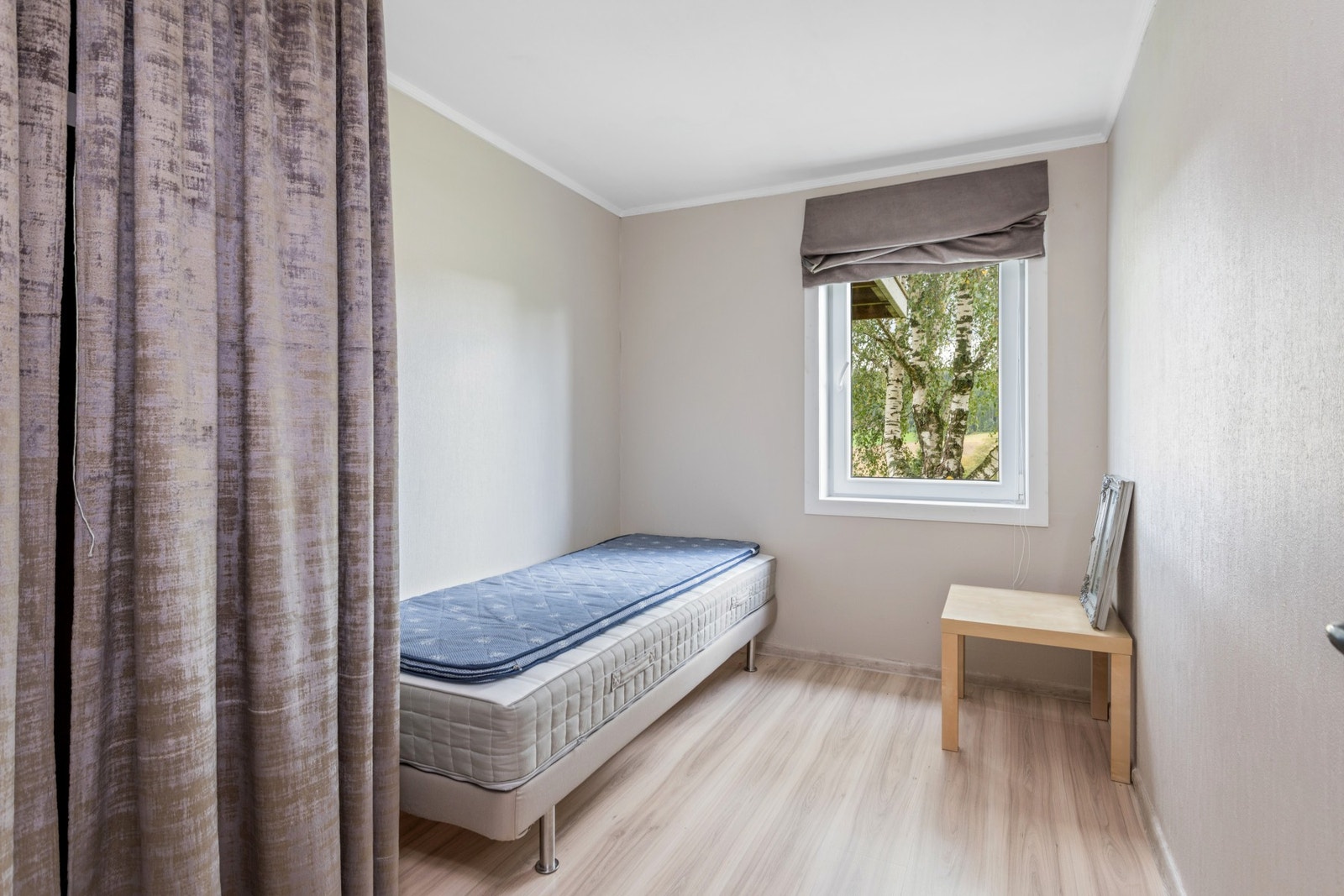 Soverom i underetasje. Galleribilde