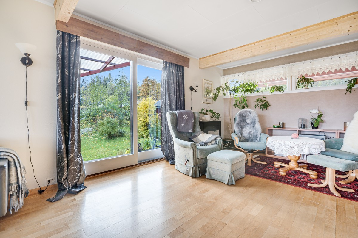 Utgang til sørvendt terrasse