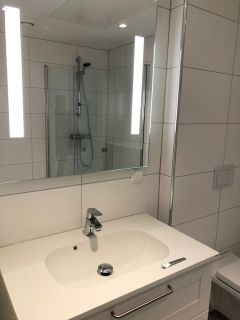 Flislagt bad Galleribilde