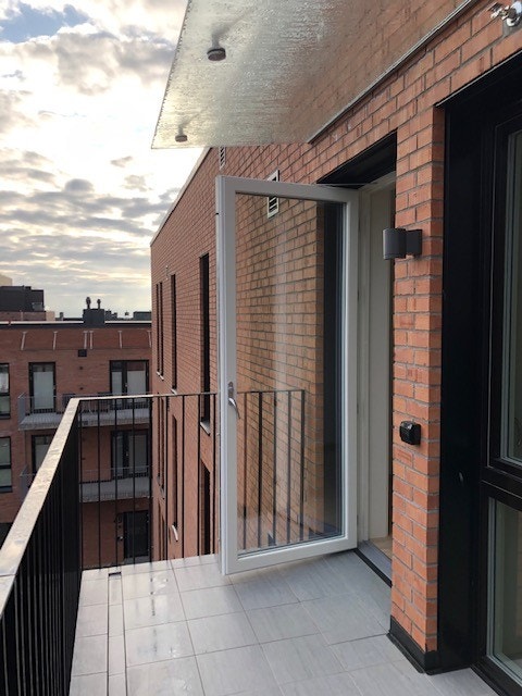 Luftig balkong - Toppetasje Galleribilde