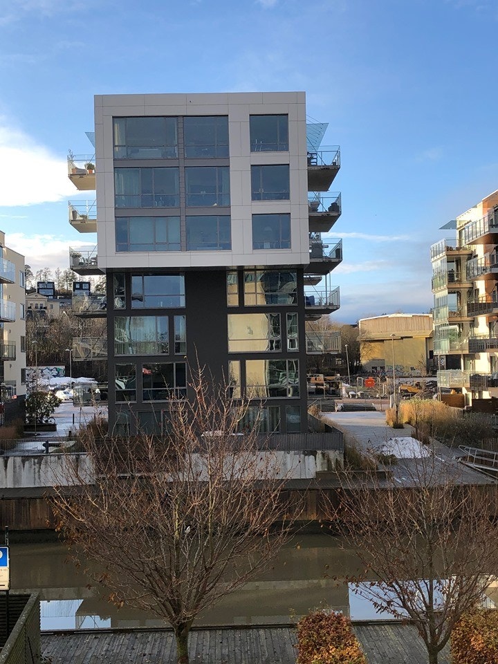 Leiligheten befinner seg i 3 etg og vender mot nabobygget Galleribilde