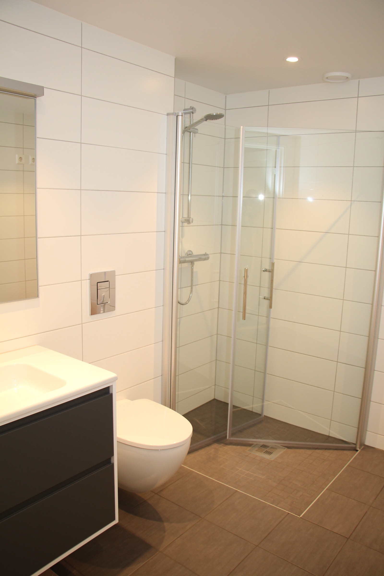 Dusj med innfellbare dusjvegger. Galleribilde