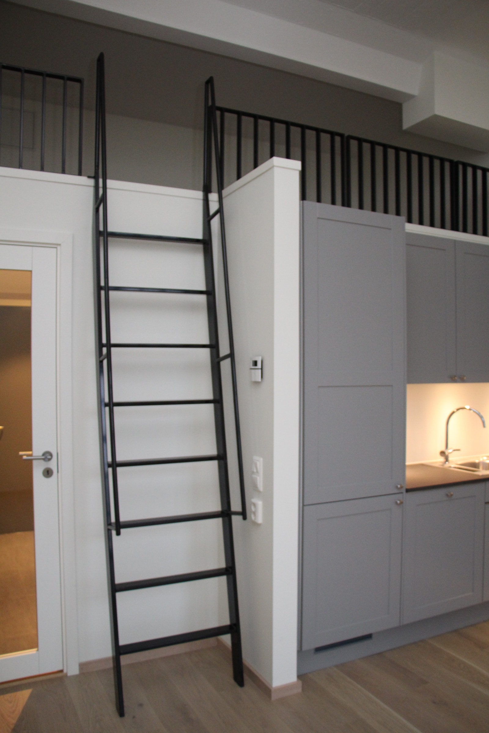 Fastmontert stige gir adkomst til hems. Galleribilde