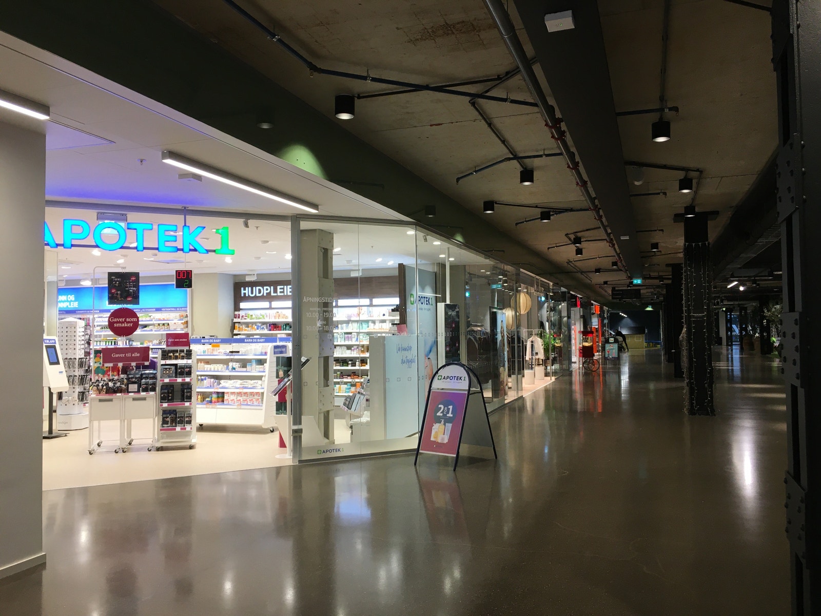 Handlesenter i 1. etg. Galleribilde