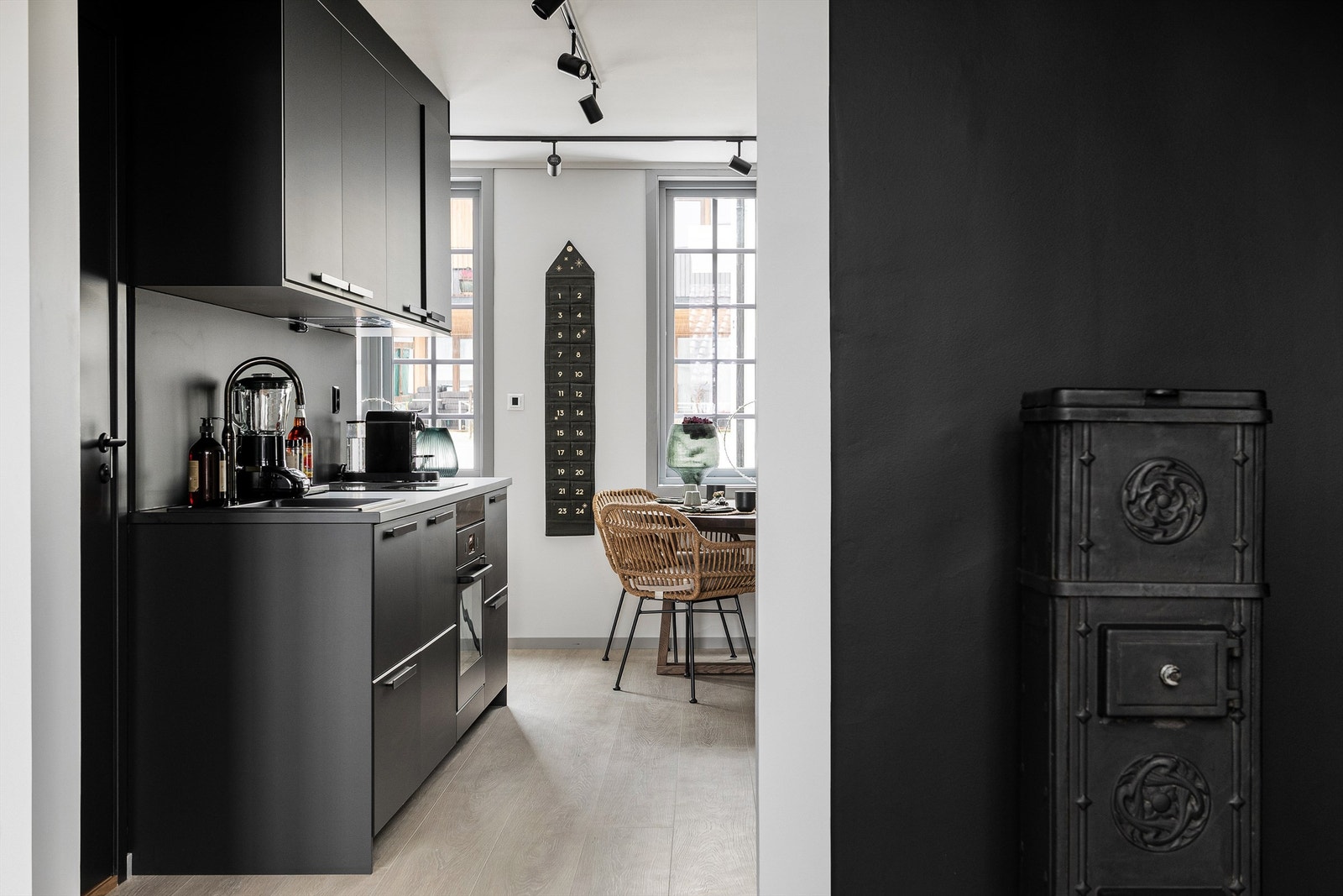 Fra stuen mot kjøkkenet. Galleribilde