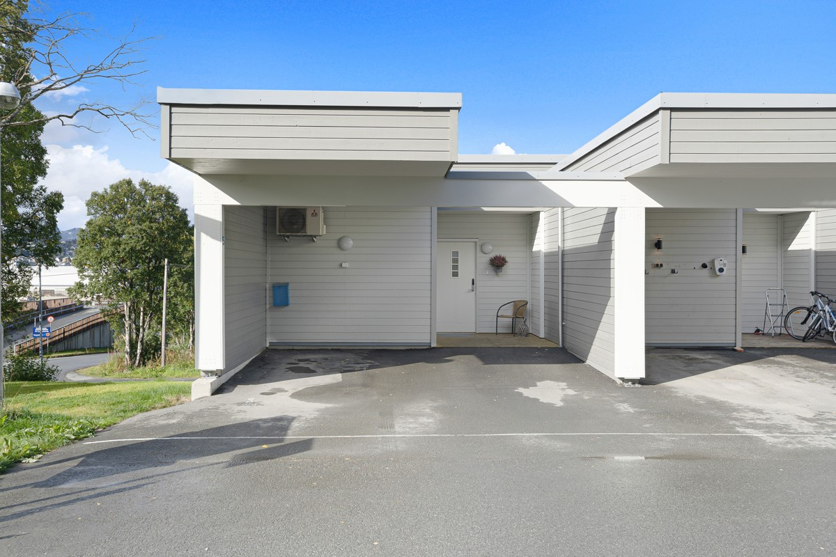 Overbygd carport