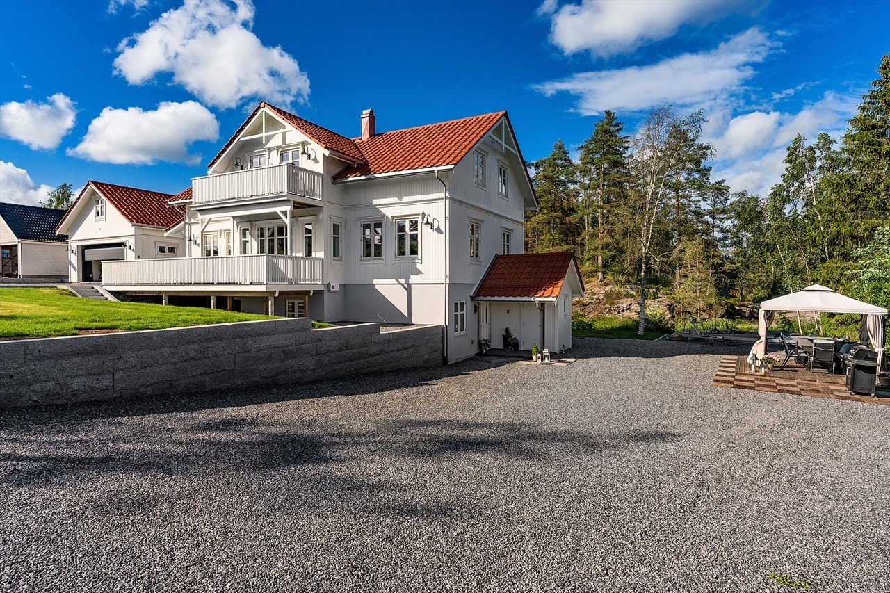 Egen inngang og plass for leietager. Galleribilde