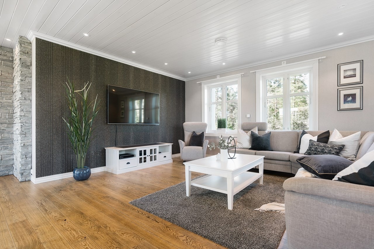 Stor stue med god plass til møblement. Galleribilde