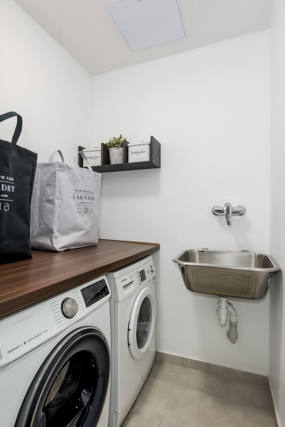 Vaskerom Galleribilde