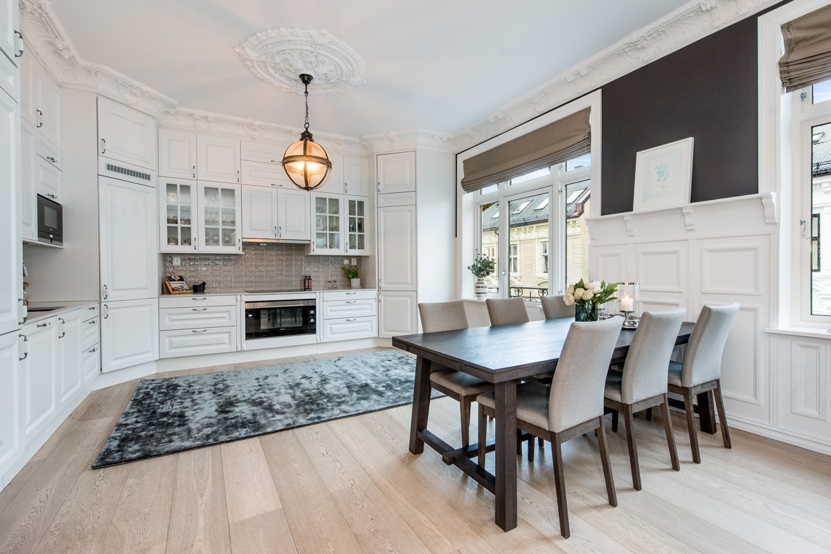 God plass til spisebord Galleribilde