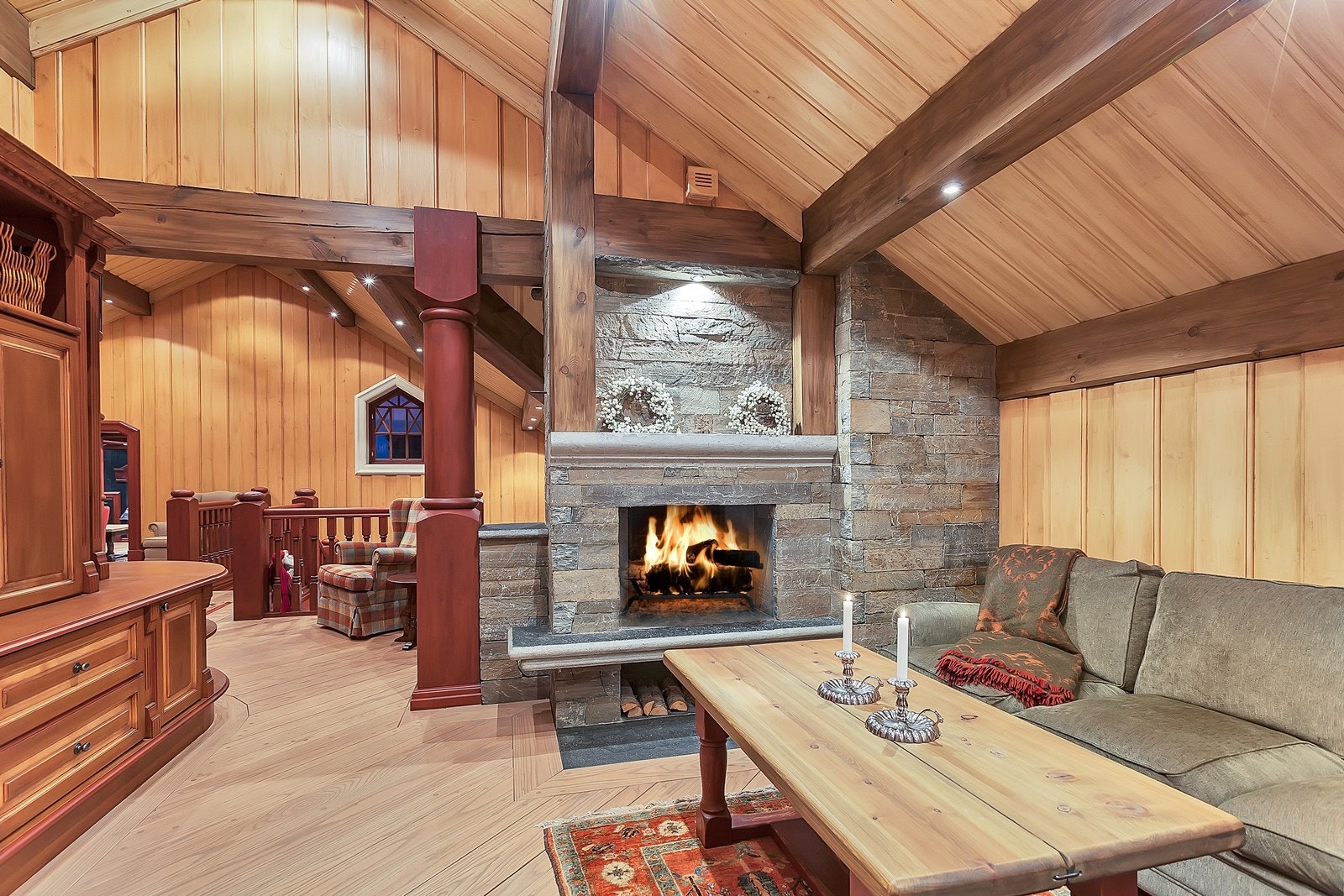 Tv-stue/bibliotek i 2. etasje Galleribilde