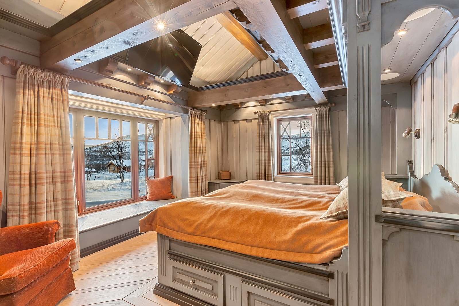 Master bedroom 1. etasje. Legg merke til detaljene Galleribilde