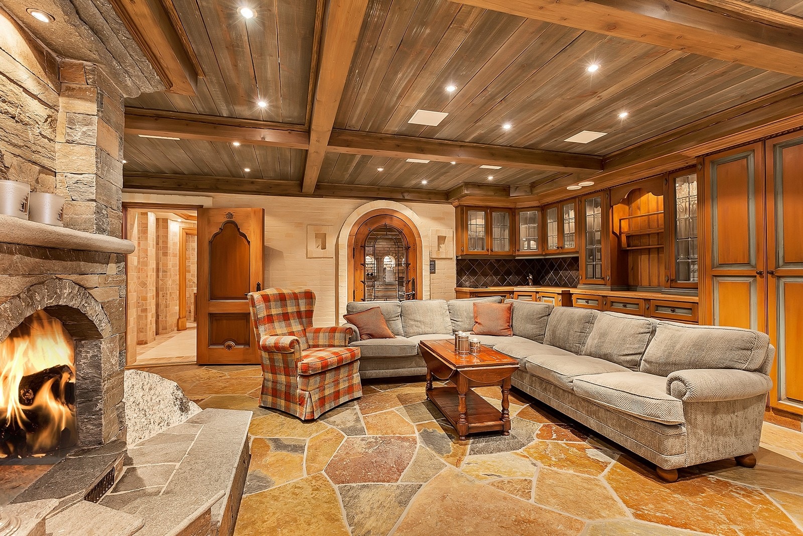 Peisestue i underetasjen Galleribilde