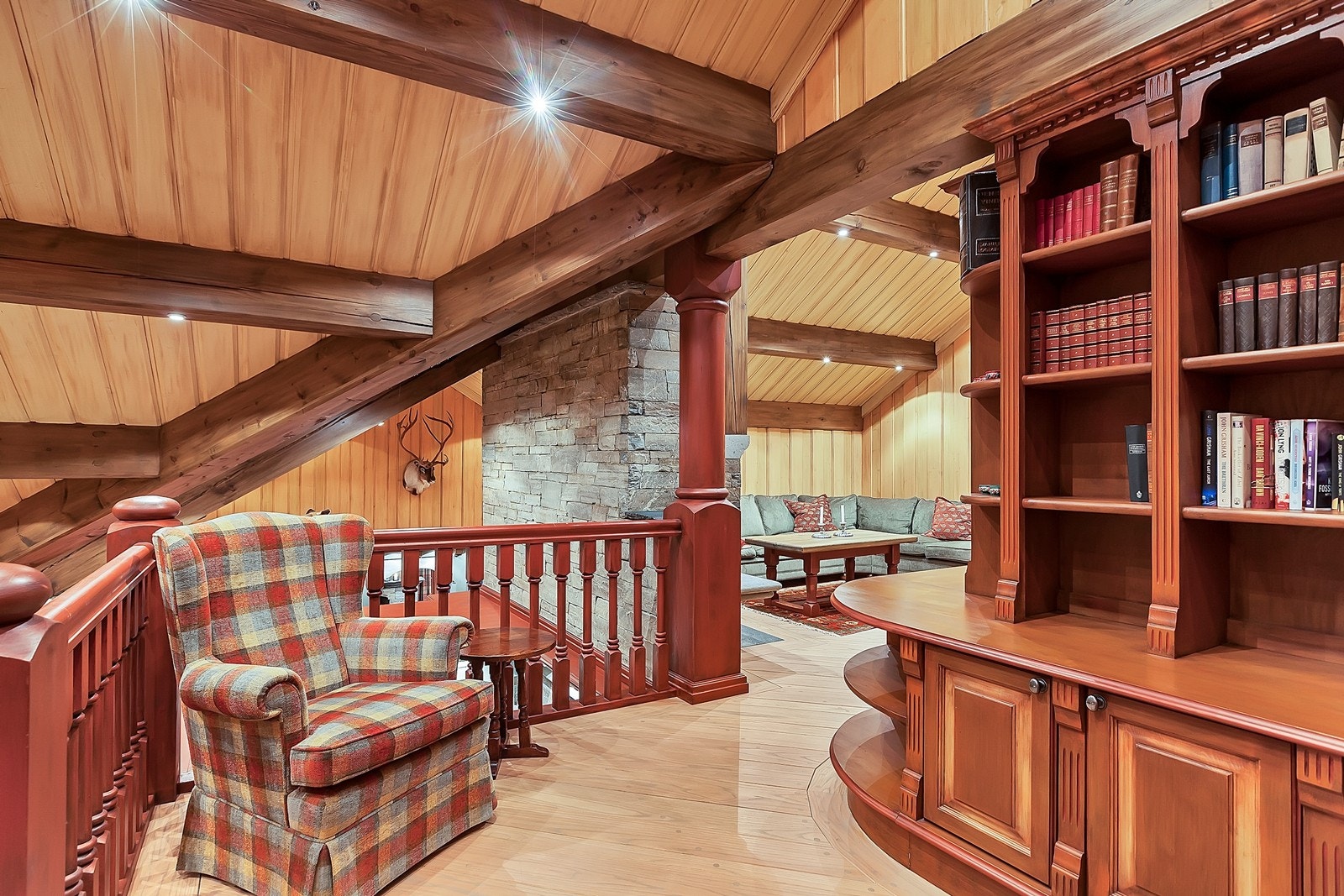 Tv-stue/bibliotek i 2. etasje Galleribilde