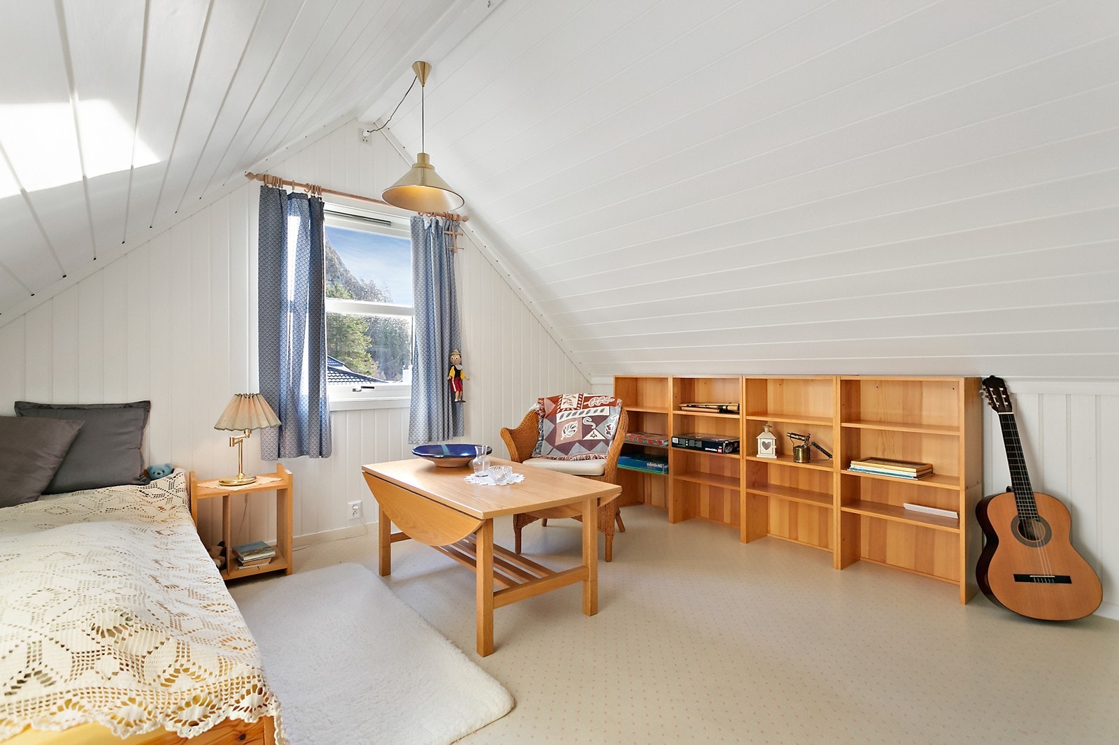 Soverom på loft Galleribilde