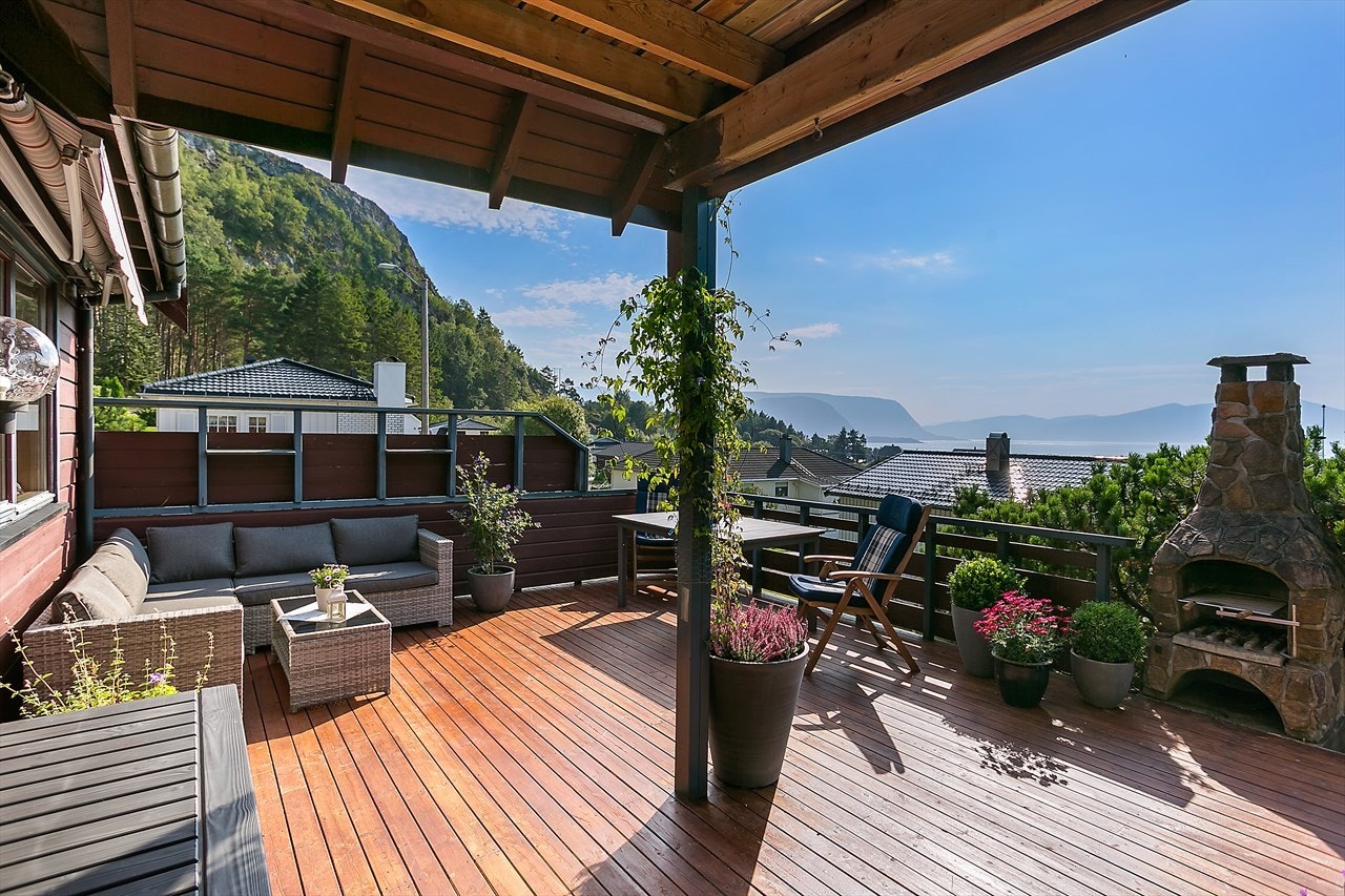 Terrasse med utepeis Galleribilde