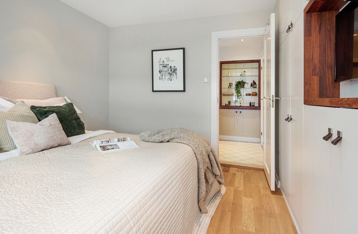 Direct entry to the bathroom Galleribilde