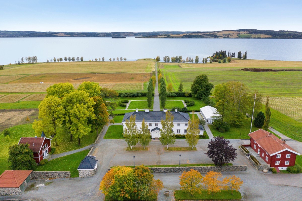 Staur gård - Presentert av Tegneby & Grønnerød Landbuksmegling Galleribilde