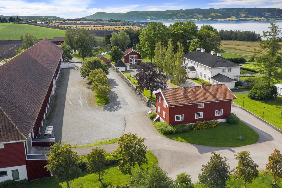 Gårdstun Staur Galleribilde