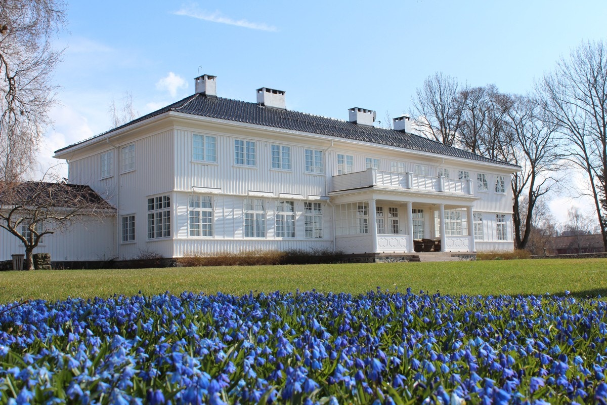 Hovedbygning (arkivfoto) Galleribilde