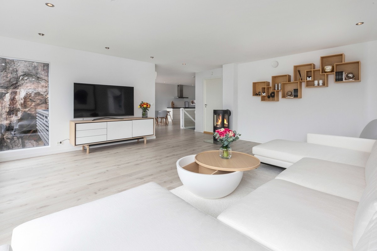 2. etg. - Stor tv stue med god plass til sofa med tilhørende møblement Galleribilde